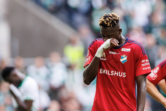 Östers Kingsley Gyamfi deppar