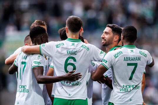 Hammarbys Nahir Besara jublar
