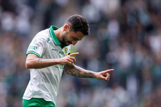 Hammarbys Nahir Besara jublar