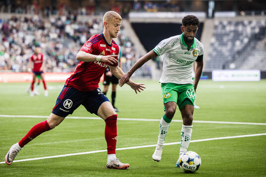 Östers Daniel Ask och Hammarbys Tesfaldet Tekie
