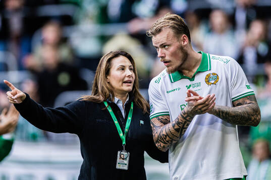 Hammarbys team manager Atena Gerontidou och Victor Eriksson