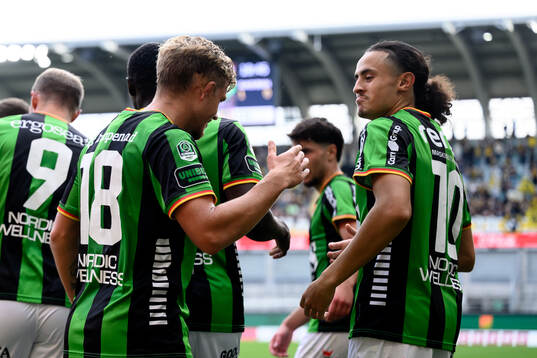 GAIS Kevin Holmén och Amin Boudri jublar