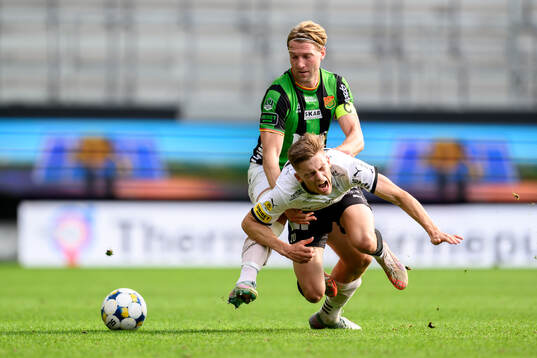 GAIS Oskar Ågren och Häckens Adrian Svanbäck