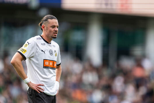 Häckens Amor Layouni deppar