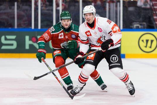 Filip Cederqvist of Frölunda and Michael Hugli of Lausanne