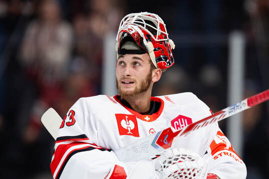 Goaltender Kevin Pasche of Lausanne
