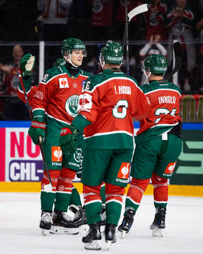 Jacob Peterson of Frölunda celebrates