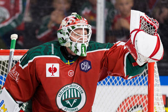 Goalkeeper Lars Johansson of Frölunda