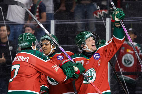 Nicklas Lasu of Frölunda celebrates