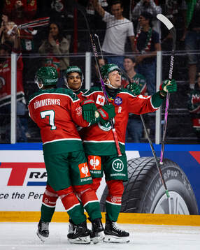 Nicklas Lasu of Frölunda celebrates