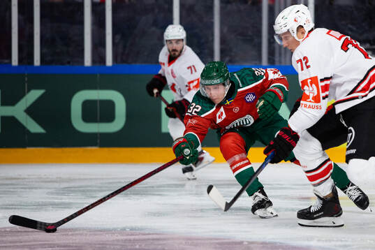Noah Hasa of Frölunda and Floran Douay of Lausanne