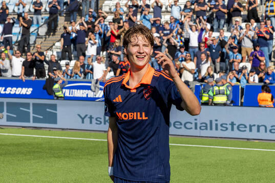 Djurgårdens August Priske Flyger jublar