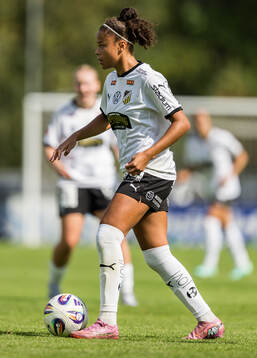 Häckens Felicia Schröder