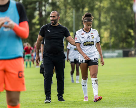 Häckens tränare Mak Lind och Felicia Schröder