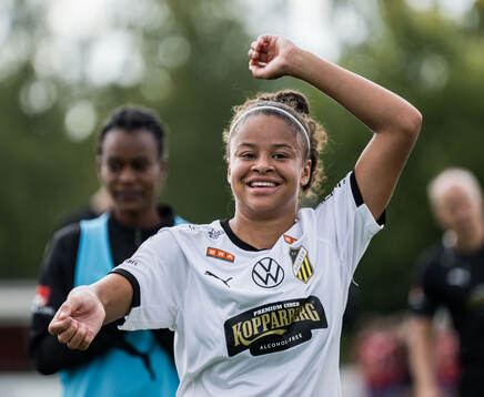 Häckens Felicia Schröder jublar