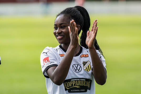 Häckens Monica Jusu Bah jublar