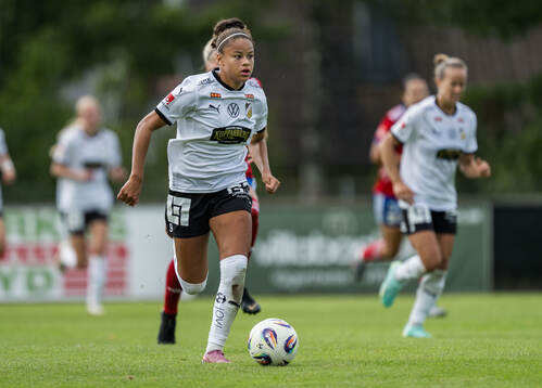 Häckens Felicia Schröder