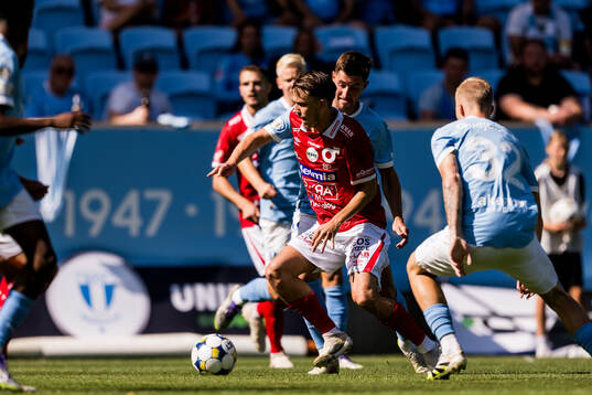 Degerfors Kazper Karlsson och Malmö FFs Lasse Berg Johnsen