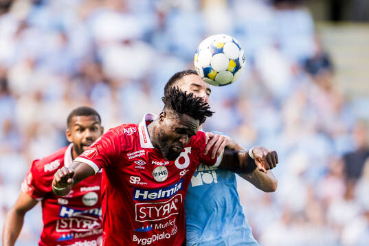 Degerfors Nasiru Moro och Malmö FFs Andrej Djuric