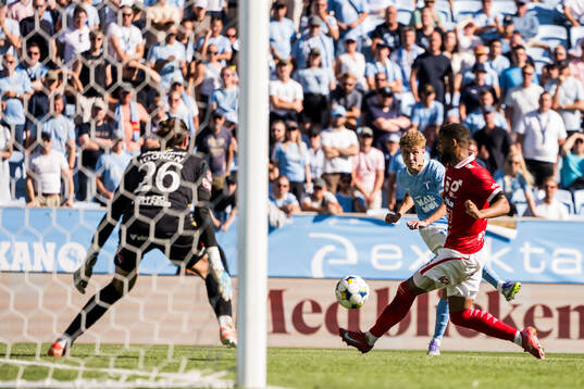 Malmö FFs Hugo Bolin och Degerfors Leon Hien