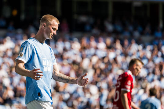 Malmö FFs Daniel Gudjohnsen deppar