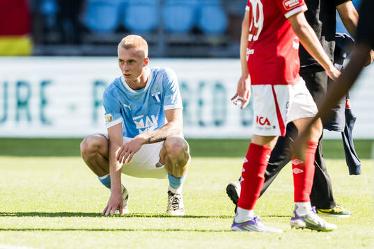 Malmö FFs Daniel Gudjohnsen deppar
