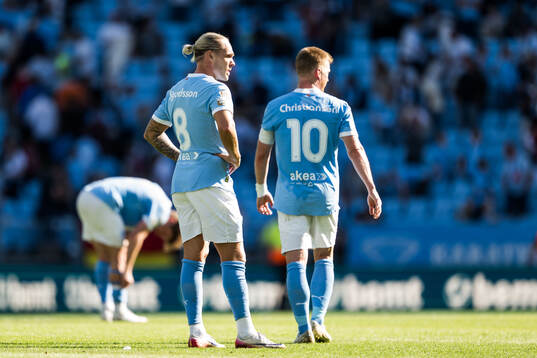 Malmö FFs Arnor Sigurdsson och Anders Christiansen deppar