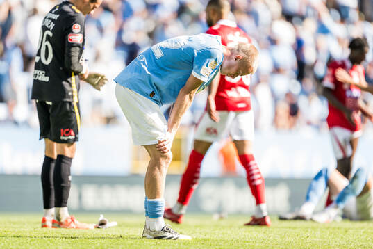 Malmö FFs Daniel Gudjohnsen deppar