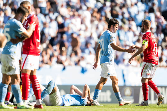 Malmö FFs Stefano Vecchia och Degerfors Daniel Sundgren
