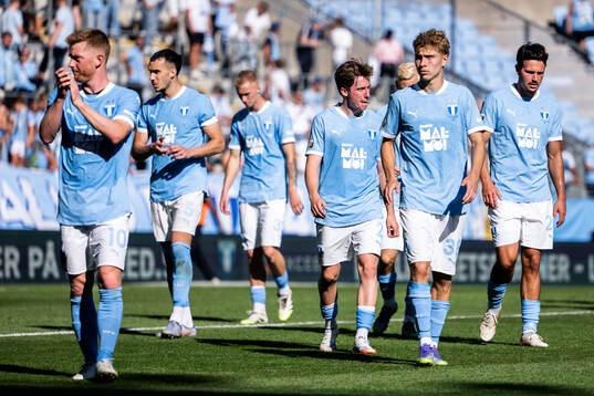 Malmö FFs Johan Karlsson (m) deppar