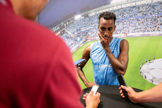 Malmö FFs Taha Ali blir intervjuad i mixade zonen