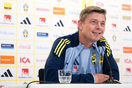 Head coach Jon Dahl Tomasson of the Swedish men's national