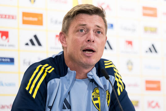 Head coach Jon Dahl Tomasson of the Swedish men's national