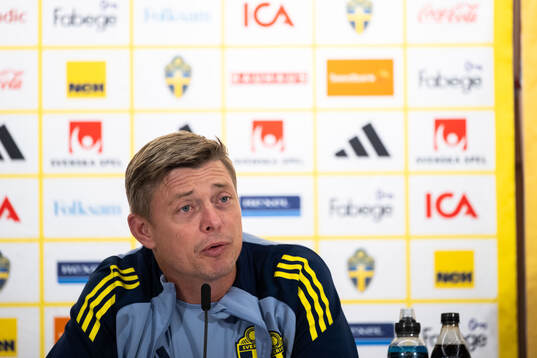 Head coach Jon Dahl Tomasson of the Swedish men's national