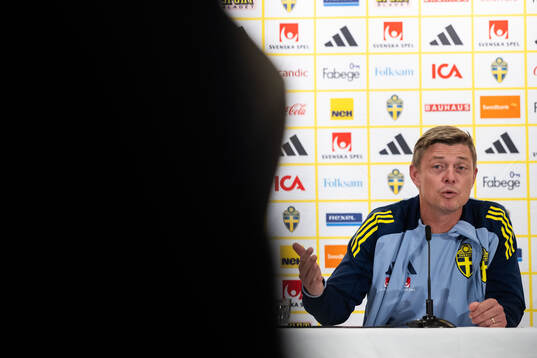 Head coach Jon Dahl Tomasson of the Swedish men's national