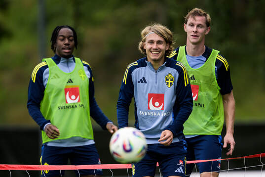 Anthony Elanga, Sebastian Nanasi and Emil Krafth of the