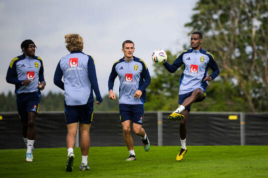 Anthony Elanga, Gustaf Lagerbielke and Alexander Isak of