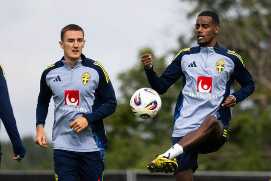 Gustaf Lagerbielke and Alexander Isak of the Swedish