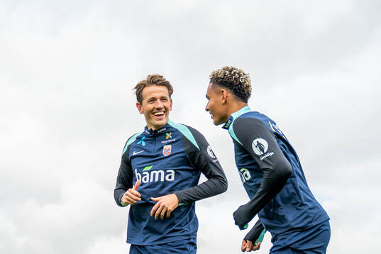 Sander Berge and Antonio Nusa of the Norwegian national