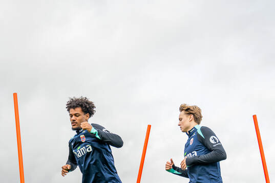 Bläddra bland fler bilder av Football, Norway, training