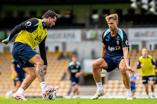 Aron Bizet Dønnum and Kristoffer Ajer of the Norwegian