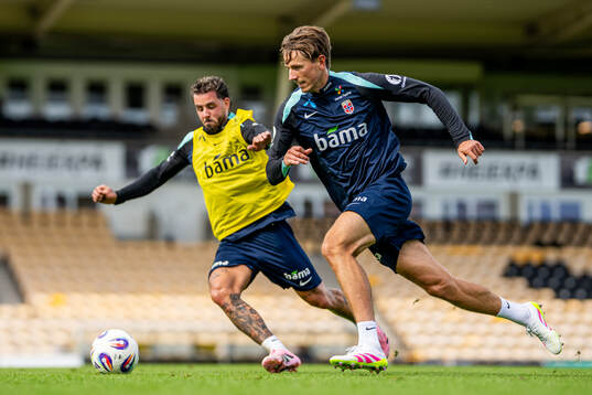 Aron Bizet Dønnum and Sander Berge of the Norwegian