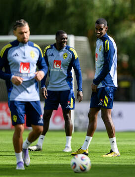 Jordan Larsson, Ken Sema and Alexander Isak of the Swedish