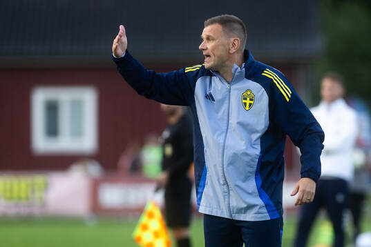 Head coach Andreas Pettersson of Sweden