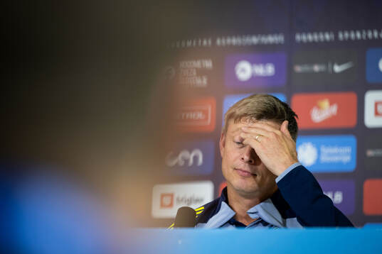Head coach Jon Dahl Tomasson of the Swedish national
