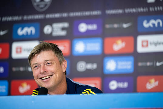 Head coach Jon Dahl Tomasson of the Swedish national