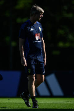 Head coach Jon Dahl Tomasson of the Swedish men's football