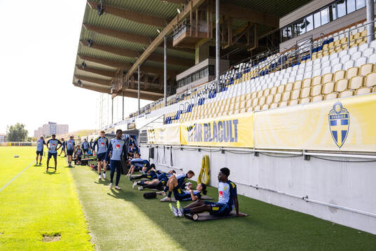 Amin Boudri and Genesis Antwi of the Swedish under-21