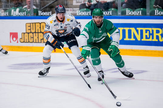 Växjös Leo Sahlin Wallenius och Rögles Josh Dickinson