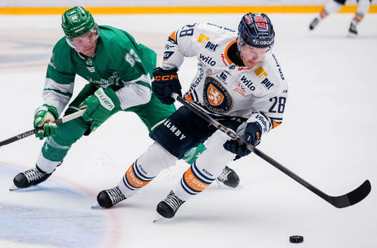 Rögles Karson Kuhlman och Växjös Hugo Gustafsson